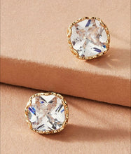 Load image into Gallery viewer, Gold crowned Diamond earrings